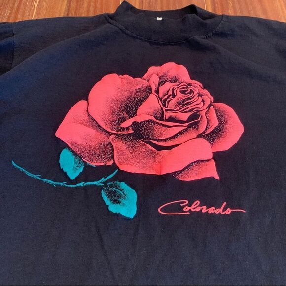Colorado Rose Textured Graphic Black Mock Neck Short Sleeve Tee XL - Picture 3 of 6